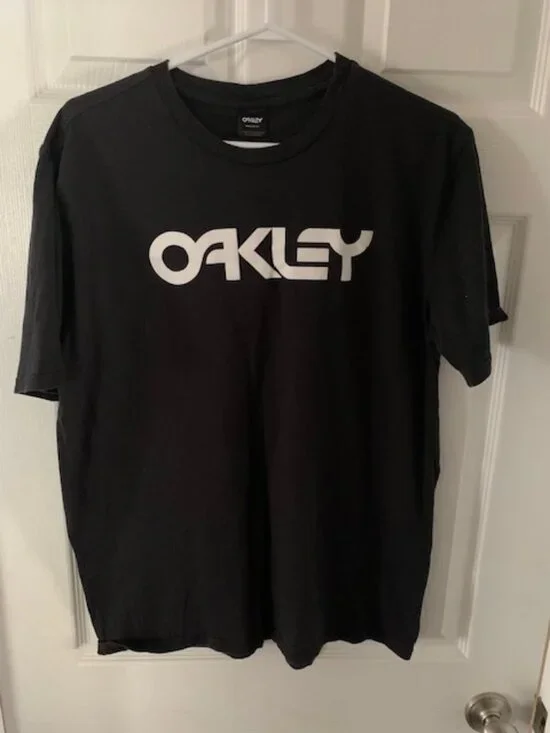 OAKLY MENS BLACK TSHIRT - Picture 1 of 2
